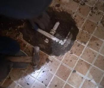 福海卫生间漏水维修公司为您分享下卫生间渗水如何处理及注意事项